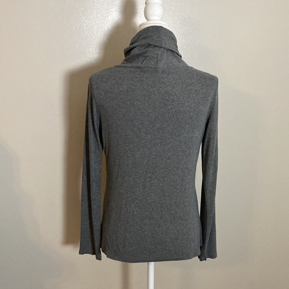 Fever Lightweight Gray Knit Turtleneck Top Sz M - Picture 5 of 11